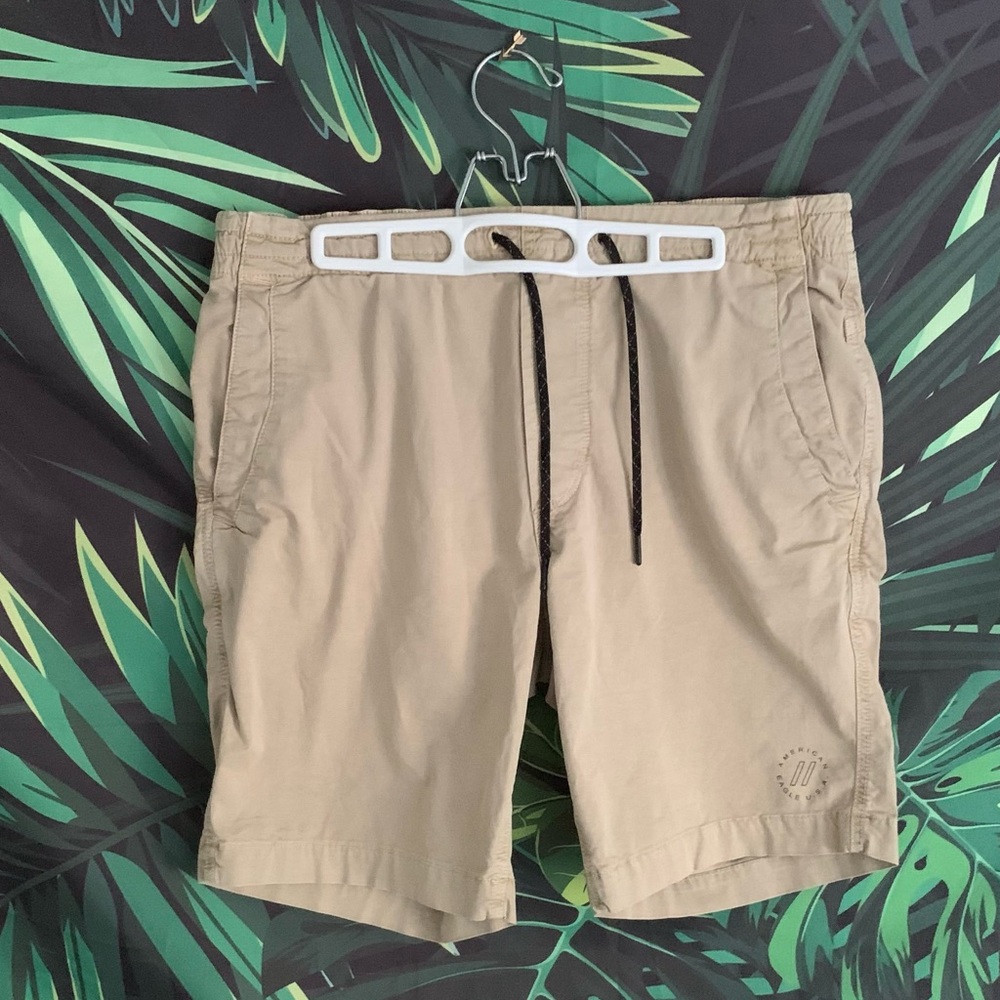 NWOT American Eagle Men's Extreme Flex Shorts in Khaki
